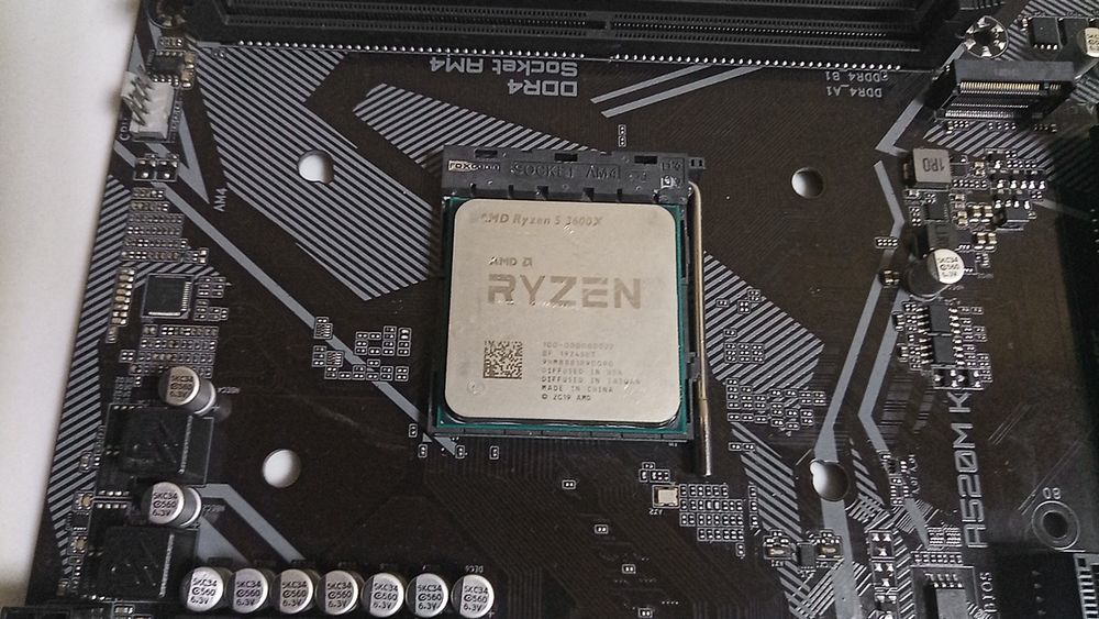 GIGABYTE A520M K +Ryzen 5 3600X (не робоче)