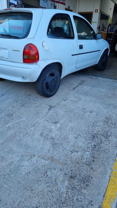 OPEL CORSA B sem nada a fazer