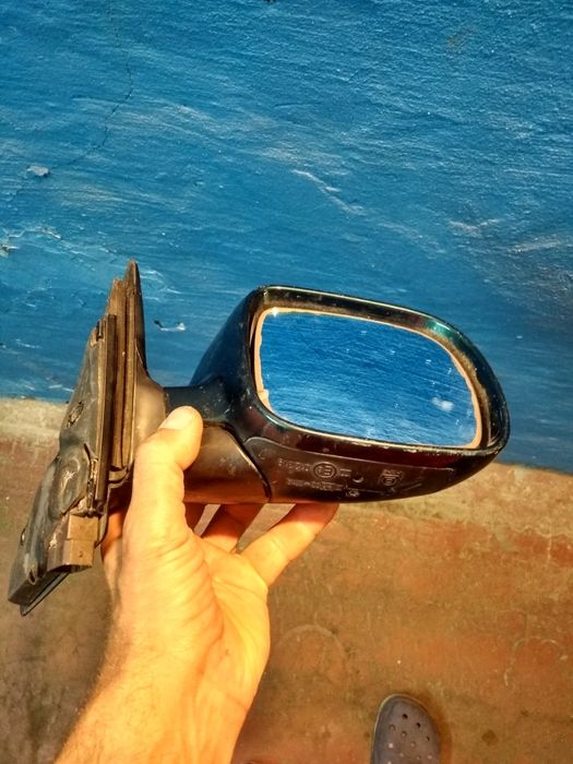 Зеркало правое Ауди А6С4 электро