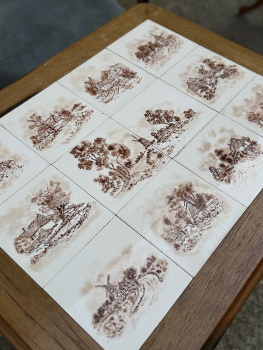 Stolik na giętych nóżkach