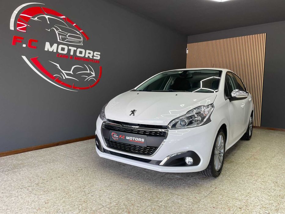 Peugeot 208 – Compacto, elegante e económico