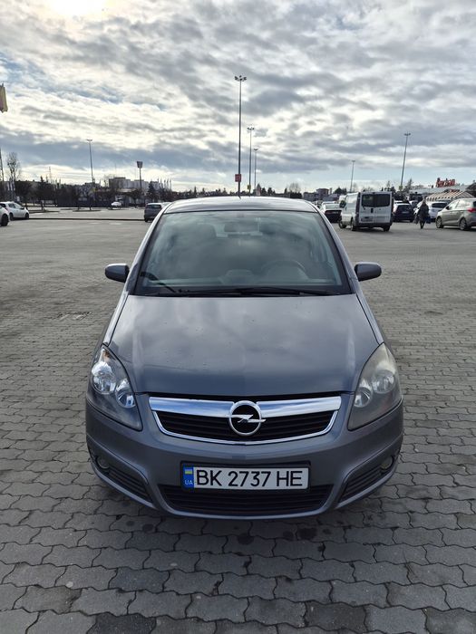 Opel Zafira B, 2008р, 1.8 бензин, механіка 5ст, пробіг 222+ тис.км, 7-містний. Автомобіль знаходиться в Польщі (м.Ченстохова)