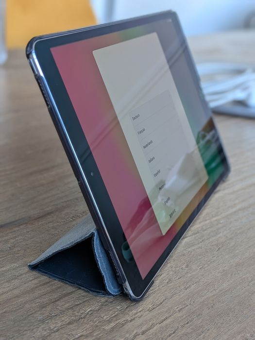 Vendo Apple iPad Pro 10.5" (2017), 64 GB, Wi-Fi, em bom estado e a funcionar perfeitamente.
