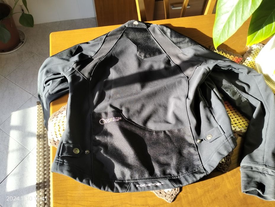 Casaco rockrider decathlon xs