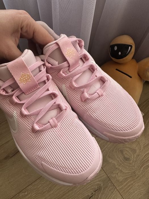 Кросівки nike для дівчинки