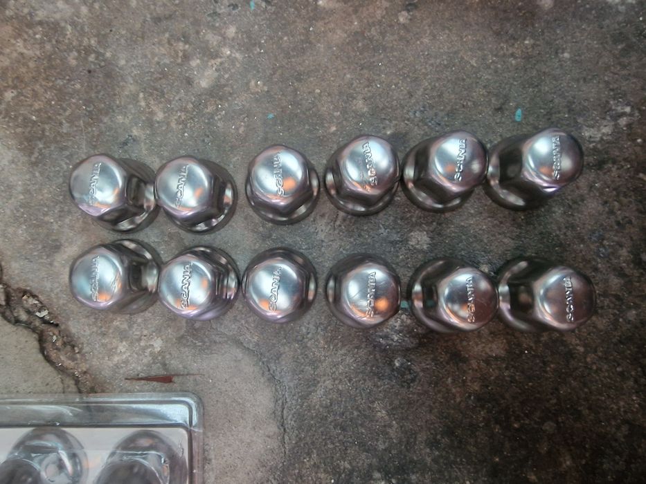 Tampas para porcas de caminhão