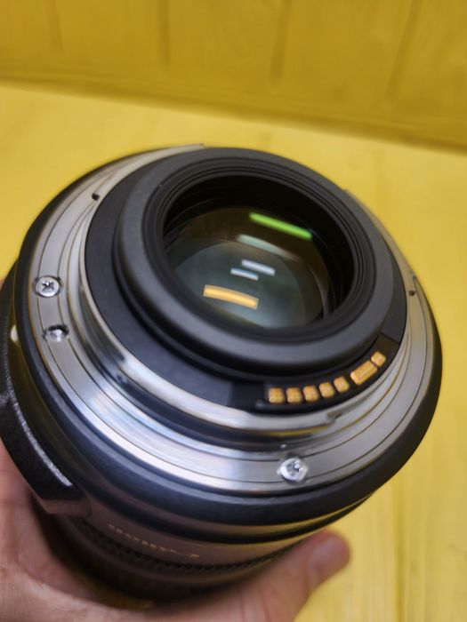 Объектив Canon EF-S 17-55mm f/2.8 IS USM