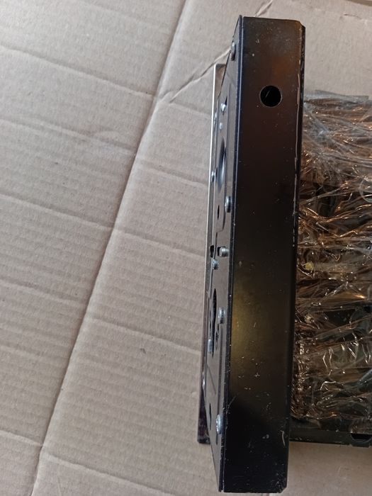 Продам врезной замок на китайськую дверь.