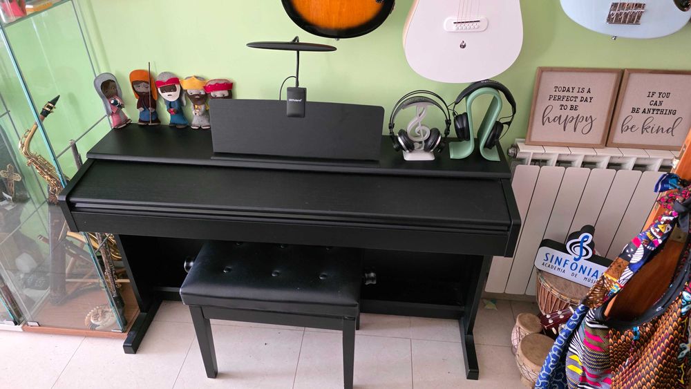 Yamaha YDP-144 ARIUS Black – piano digital