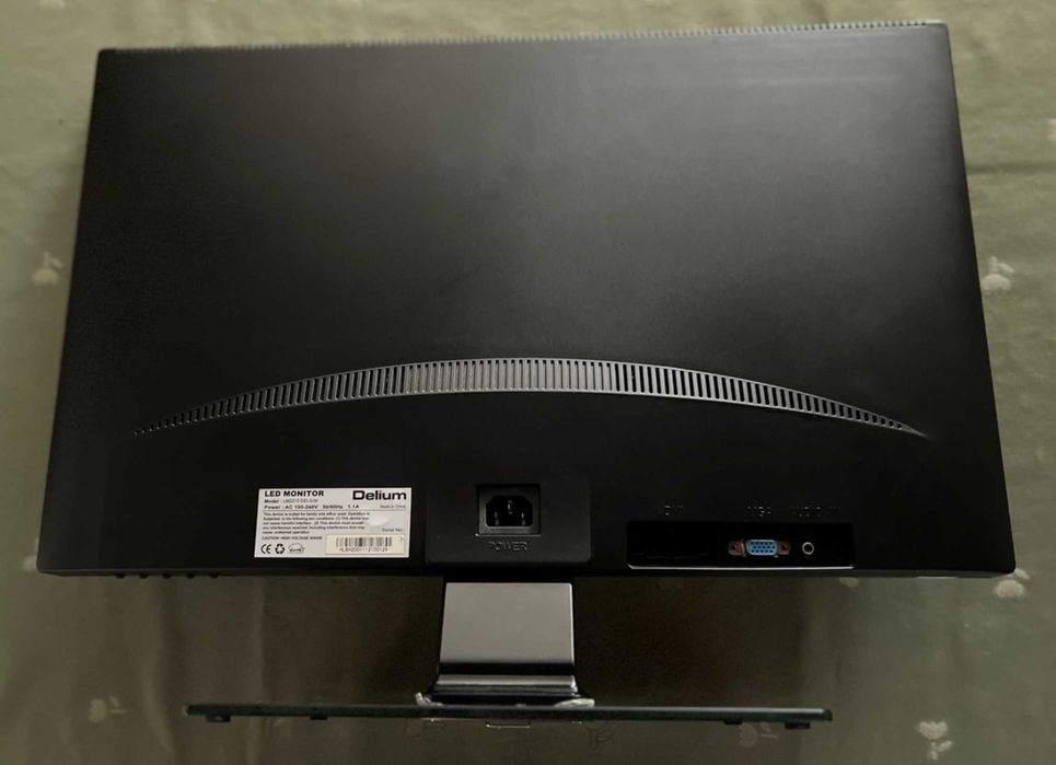 Ecrã 24" - LED Monitor Delium - funciona bem