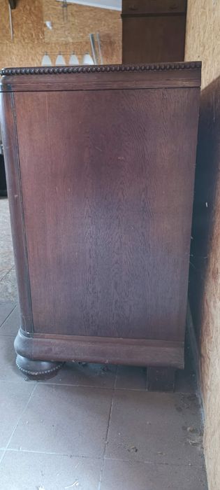 Stary drewniany kredens vintage rzeźbiony komoda