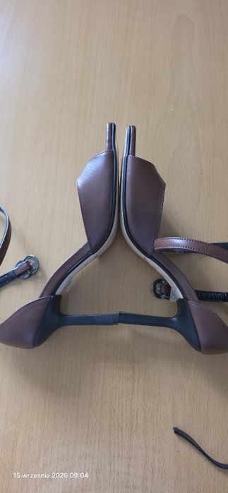 Buty na obcasie 37