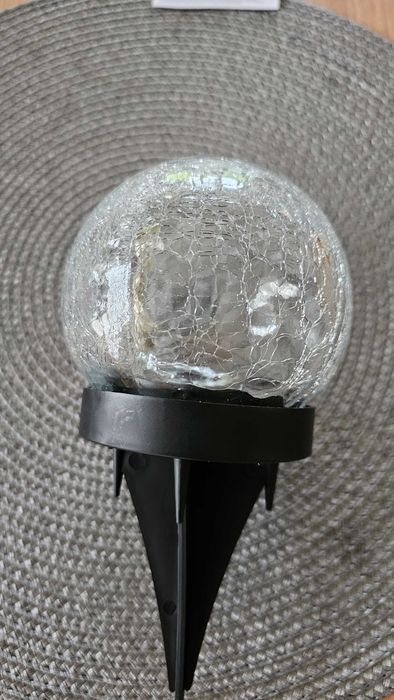 Lampa solarna na trawnik