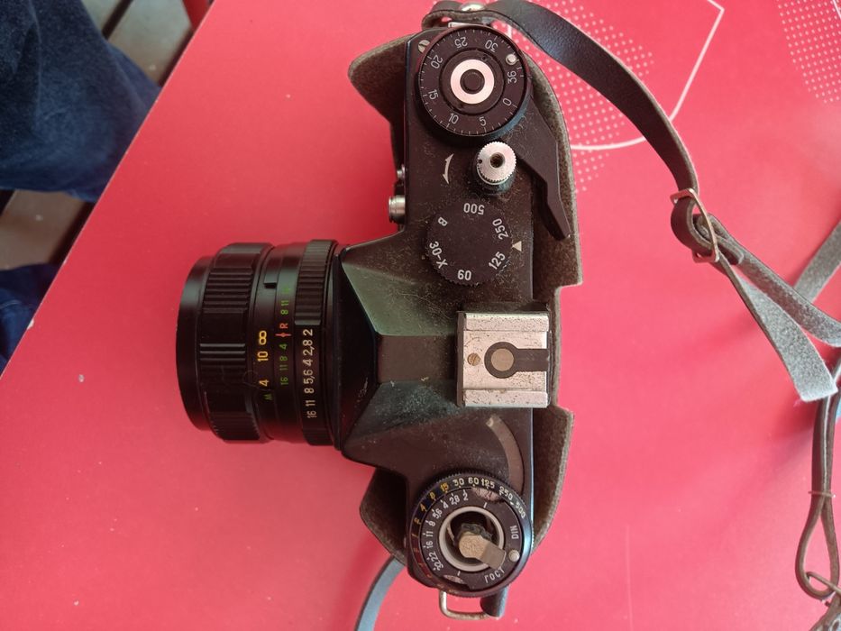 Câmeras vintage 3EHNT ET e PRAKTIKA MTL 50