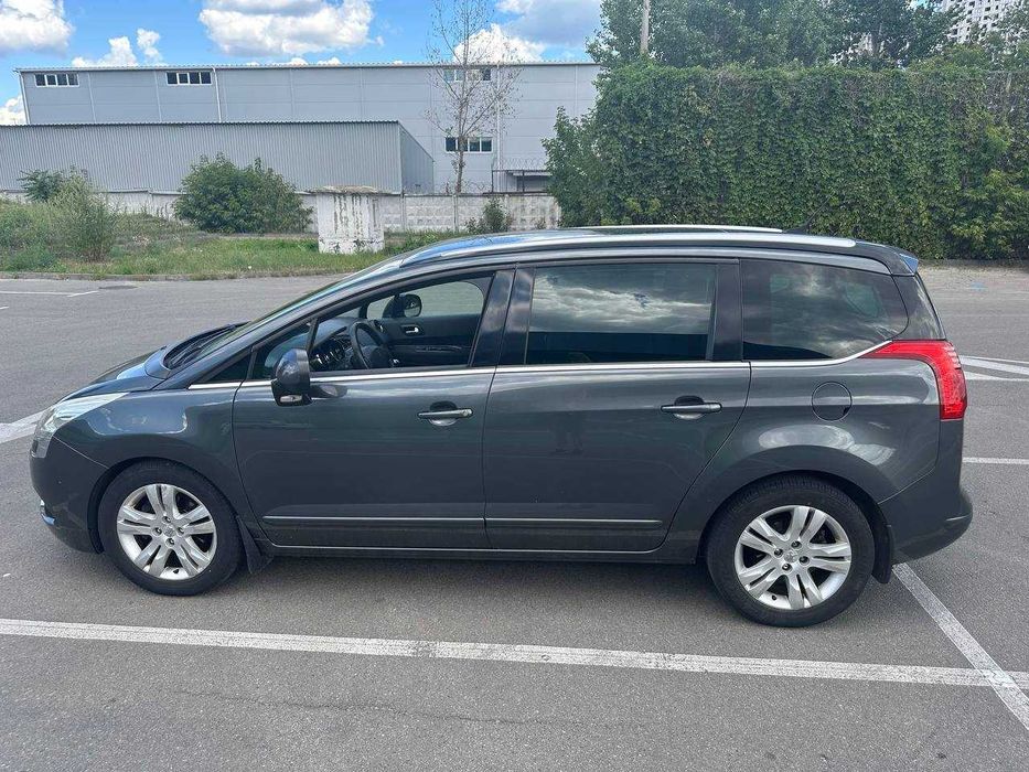 Peugeot 5008 1.6 2011р