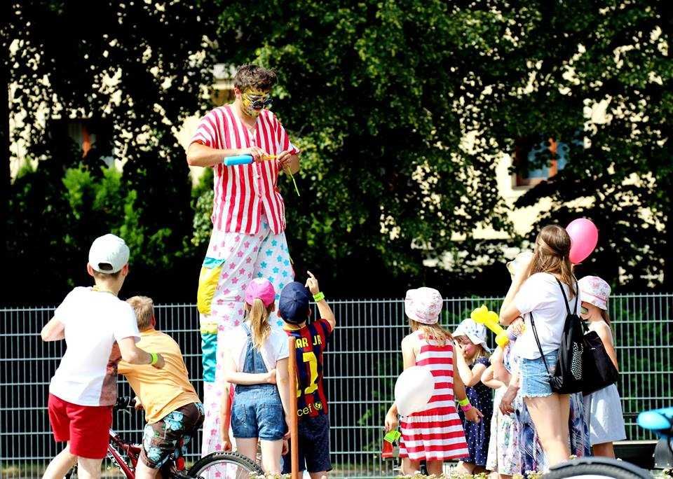 Maskotka, Animator, Szczudlarz, Zamek Dmuchany, Symulator dachowania