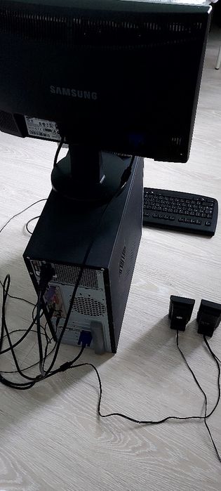 Biurowy komputer stacjonarny Windows 10/7 AMD SSD