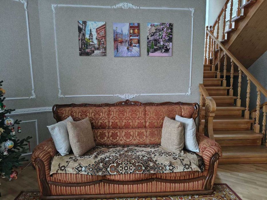 Продам 3-поверховий будинок в Березині 3449