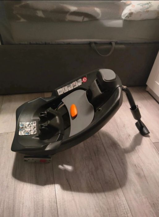 Fotelik Cybex GB platinum z bazą