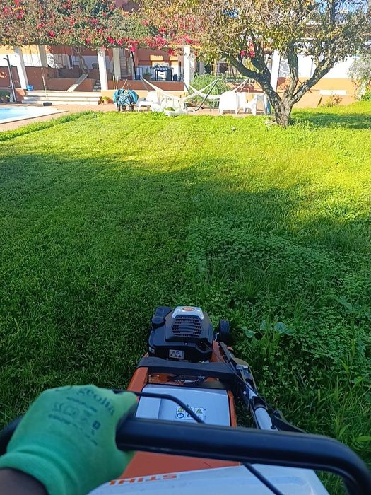 Temos serviços de jardins