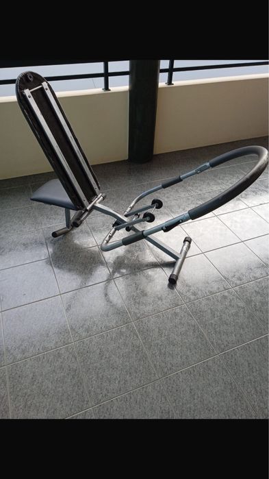 Máquina para fazer exercicios ( abdominais )