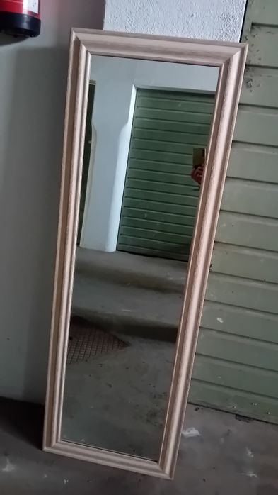 Espelho com moldura