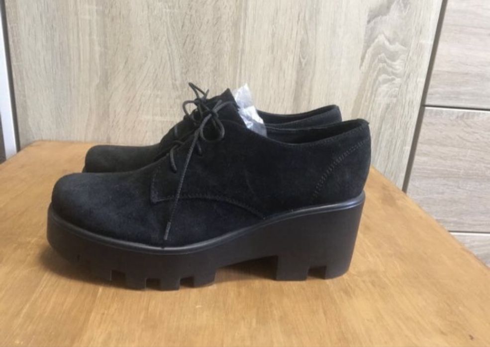 Продам дуже гарні туфлі, ботіночки .