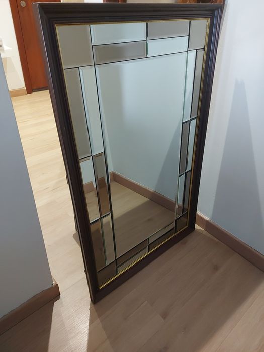 Espelho decorativo de sala de jantar   .