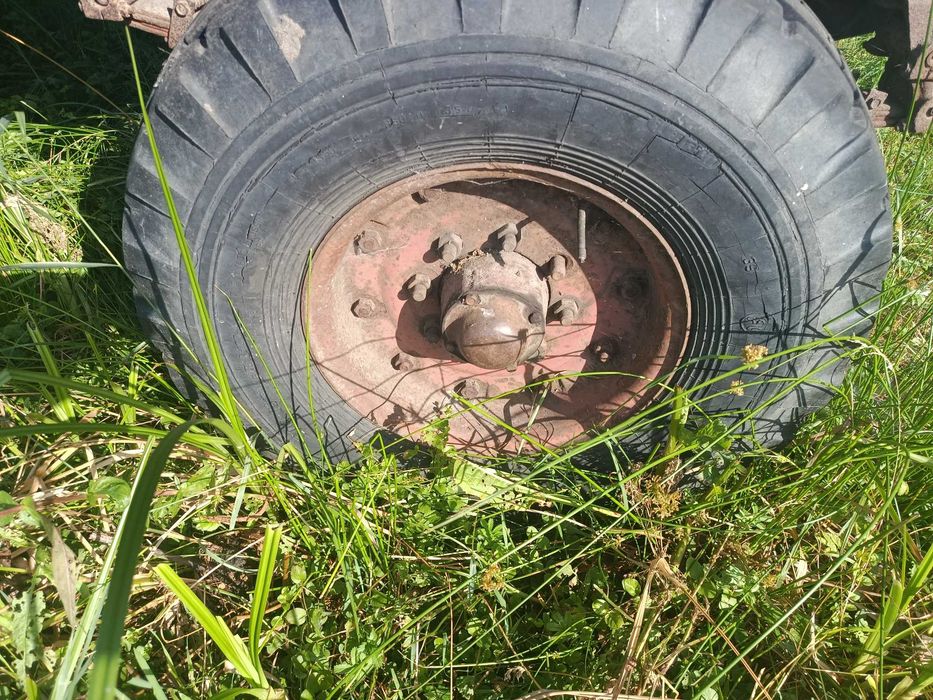 Продам прицепа до трактора на ресорах