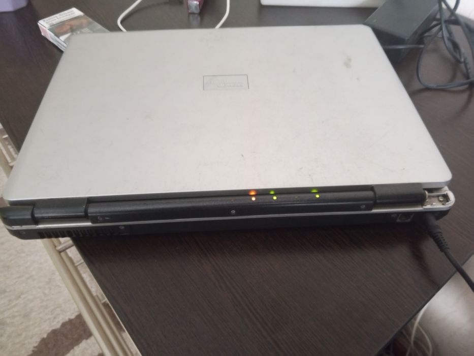 Ноутбук  Fujitsu Siemens Amilo M1437G