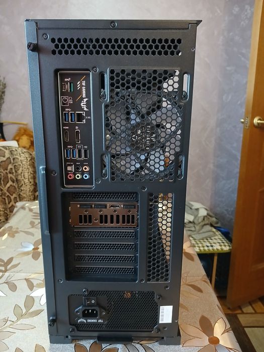 Комп'ютер Ryzen 7 5700x/Asus Tuf Gaming 4070 12GB/SSD 1TB+4TB/32GB