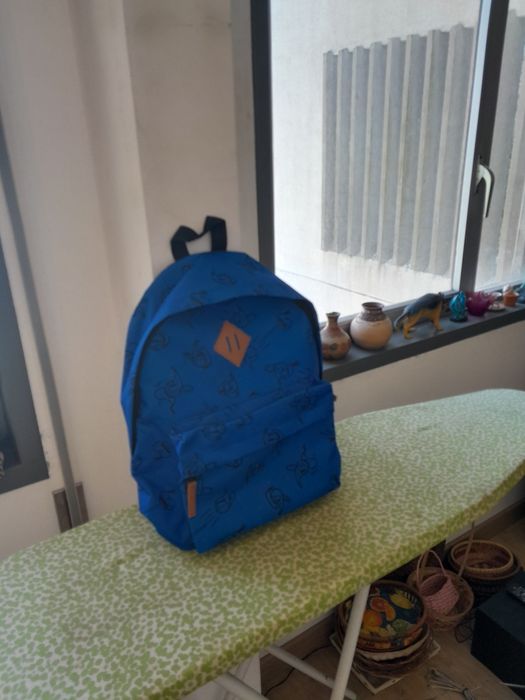 Vendo Mochila muito bonita como nova
