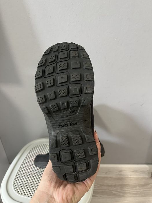 Черевики Quechua Кросівки Skechers Чоботи