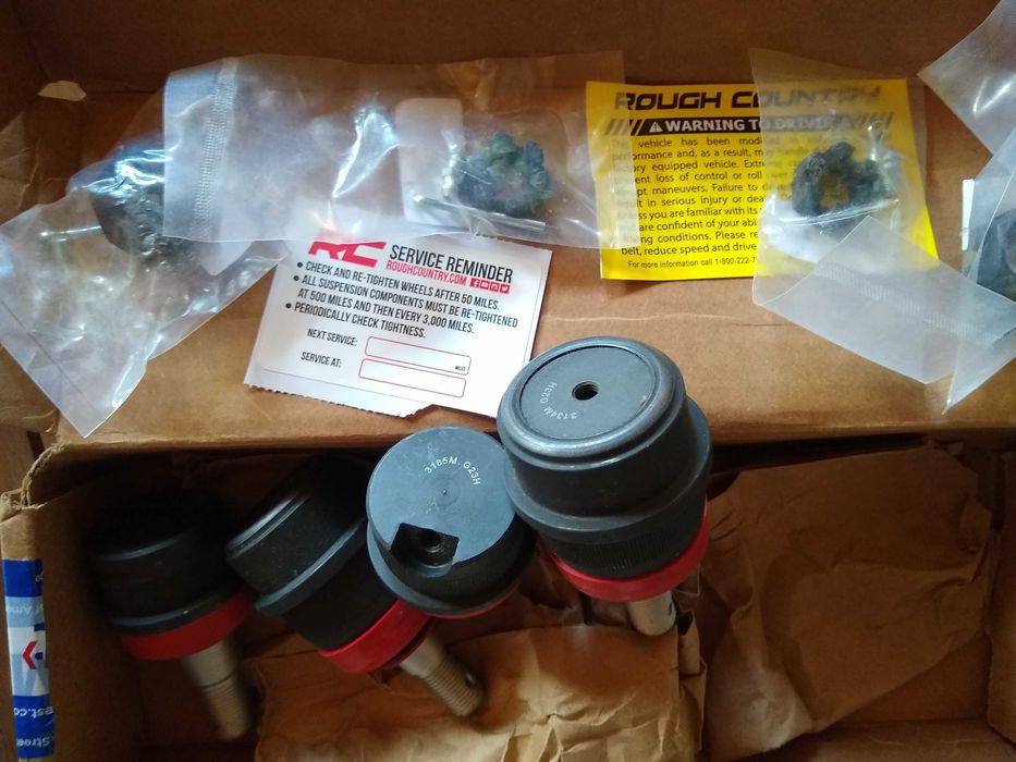 Кульові опори Rough Country 
Made in USA
до JEEP WRANGLER JK