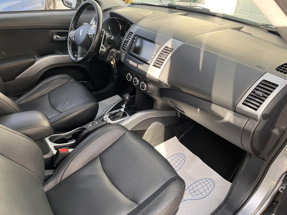 Peugeot 4007 2010 року