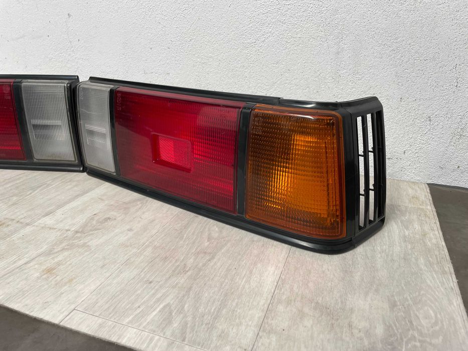 Farolins Traseiros Nissan Sunny (B11)