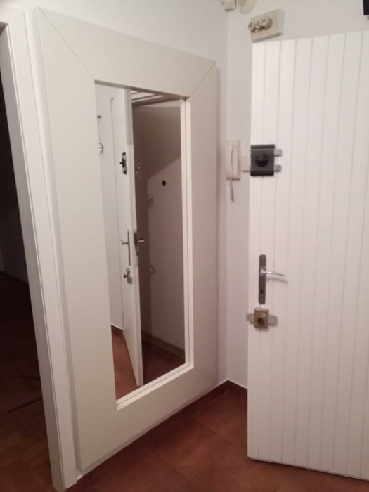 Lustro duże w dużej drewnianej ramie