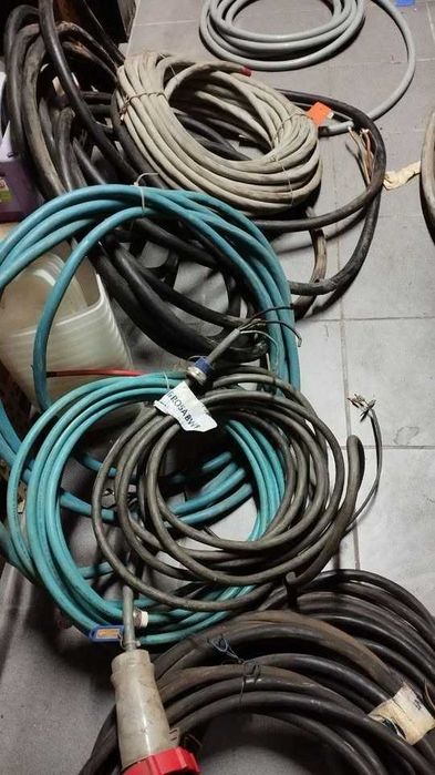Material elétrico industrial, tomadas e cabos elétricos vários