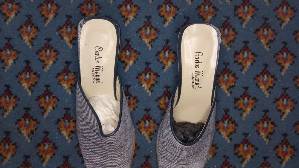 Sandália de mula de salto de bloco para mulher