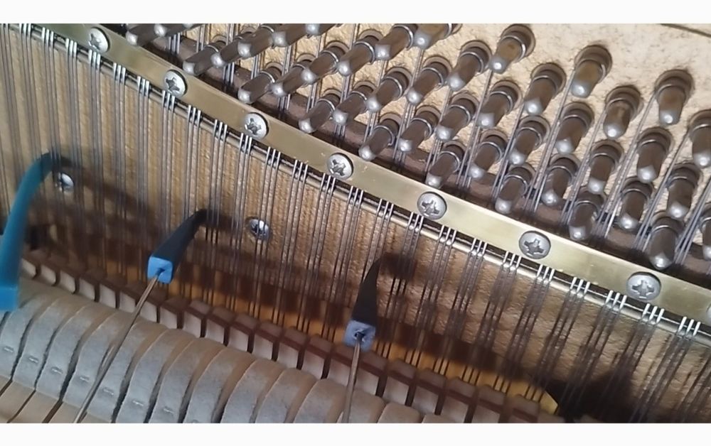 Piano vertical Grotian steinweg