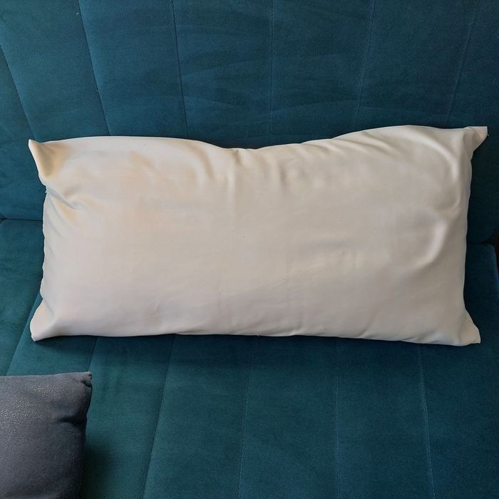 Poduszka z poszewka satyna 30 x 67 . 3 sztuki