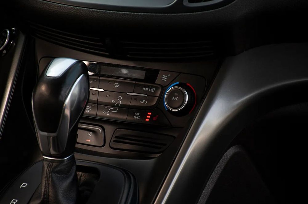 Ford Kuga 180KM LED Kamera AWD 4X4 Łopatki Podgrzewana kierownica i fotele !
