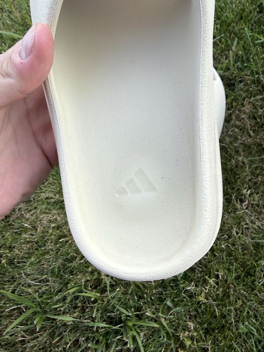 Yeezy Slides Bone
