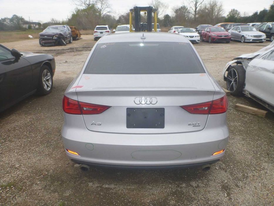 Ауді A3 8V / Audi A3 8V США шрот б/у двигун АКПП розбірка
