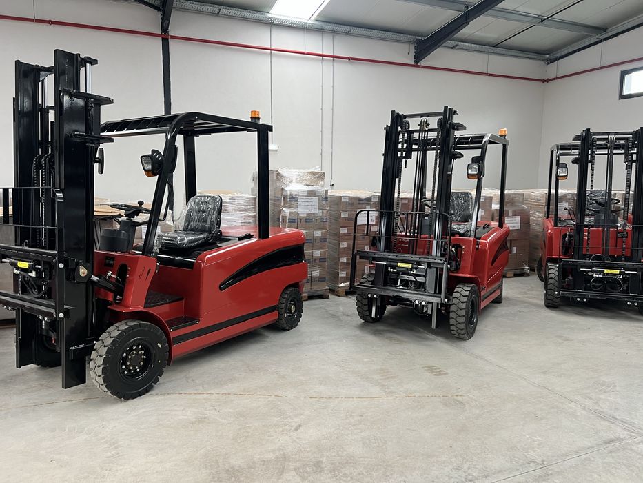 Empilhadores elétricos  1,2T e 2T e 3T novos elevação 3mt