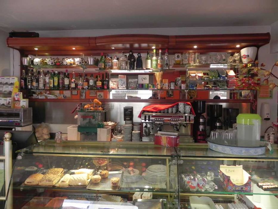 Balcão com vitrines  refrigeradas