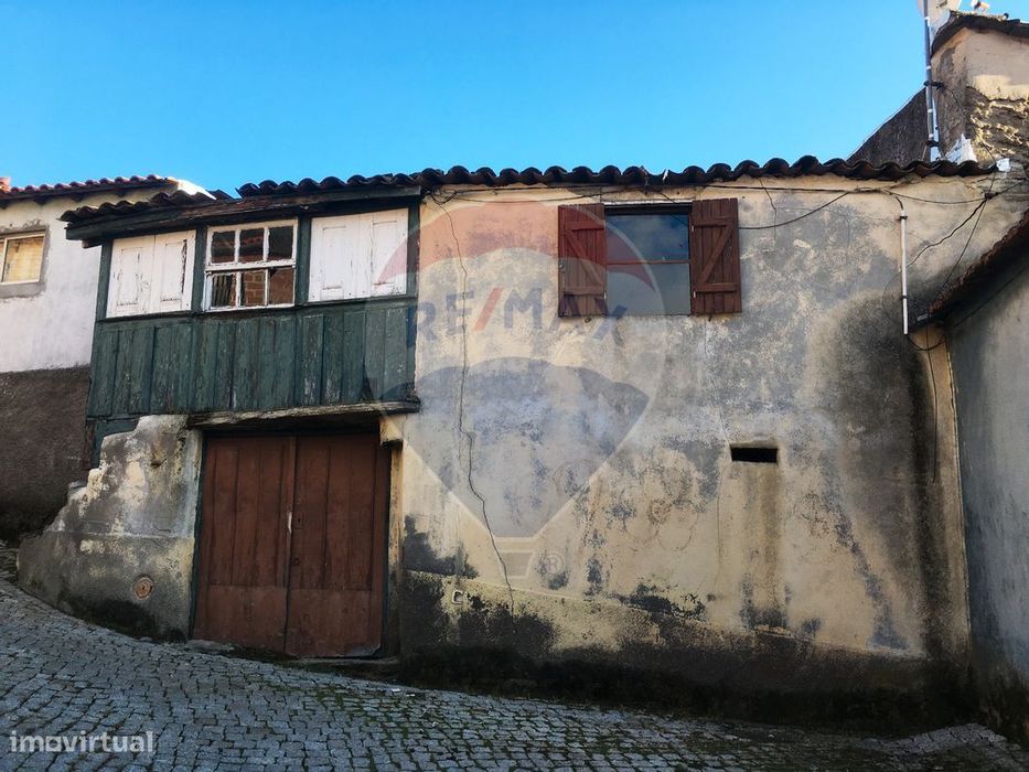 T2 Detached House for Sale