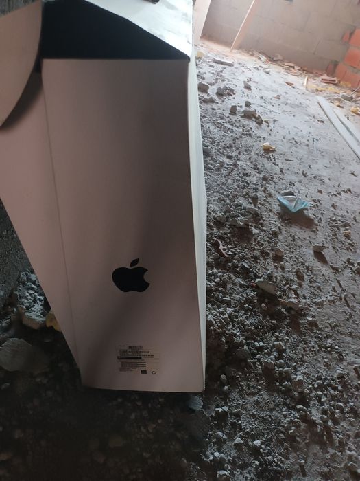 Caixa vazia da  Apple