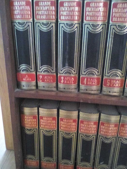 Grande Enciclopédia Portuguesa Brasileira 40 VOLUMES Iniciais COMPLETA