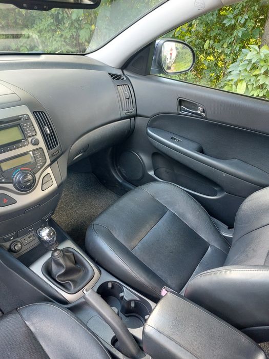 Hyundai FD i30 / i30 CW 2.0 Premium, rok